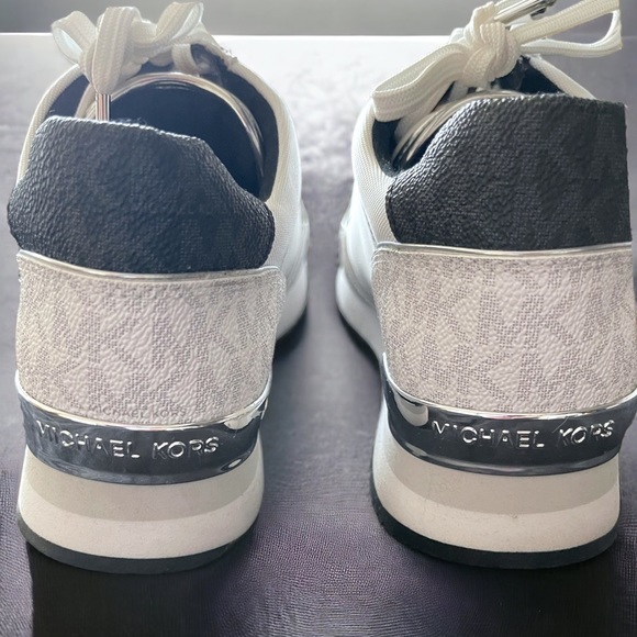 Brand new no box Michael Kors Maddy Two Tone sneaker - Picture 2 of 5